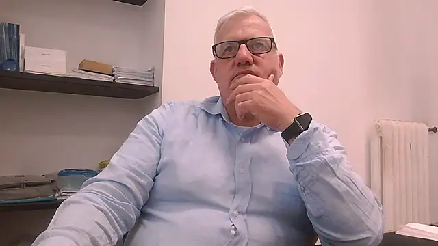 Snapshot of Diegoriv71 chatting on 05-18-26, 01:17 Diegoriv71 online show from 05-18-26, 01:17