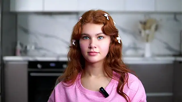 YettaCalabria online show from 11-18-25, 12:42