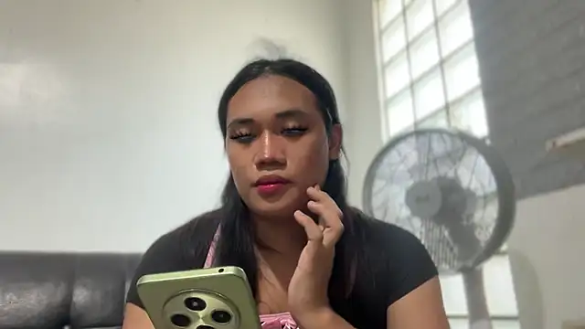 Snapshot of untouchable_mia chatting on 11-01-25, 04:25 untouchable mia online show from 11-01-25, 04:25