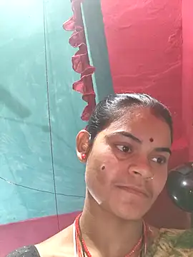 Snapshot of Suneeta_cut420 chatting on 11-18-25, 04:33 Suneeta cut420 online show from 11-18-25, 04:33