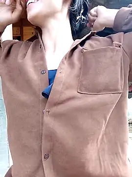 Snapshot of Linh_sexy98 chatting on 10-28-25, 04:38 Linh sexy98 online show from 10-28-25, 04:38