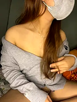 Beauty in online show from 12-02-25, 03:29