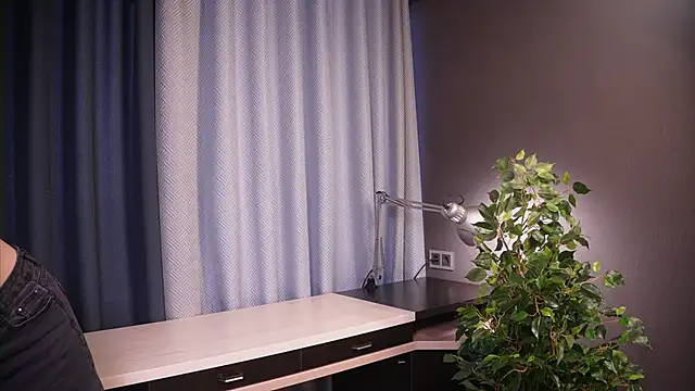 Snapshot of JulienneHauptman chatting on 11-04-25, 09:41 JulienneHauptman online show from 11-04-25, 09:41