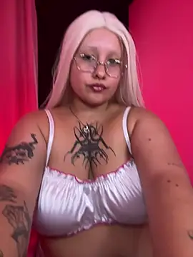 Snapshot of pinkbaddie777 chatting on 08-03-26, 10:46 pinkbaddie777 online show from 08-03-26, 10:46