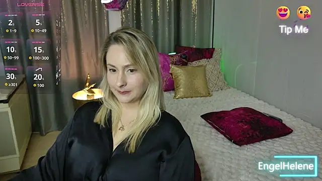 Snapshot of EngelHelene chatting on 10-31-25, 07:04 EngelHelene online show from 10-31-25, 07:04