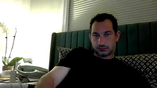 Snapshot of ckraiders84 chatting on 05-16-26, 03:47 ckraiders84 online show from 05-16-26, 03:47