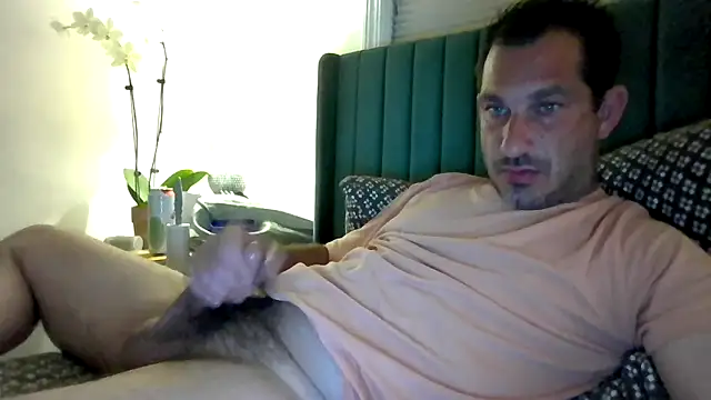 Snapshot of ckraiders84 chatting on 05-17-26, 04:21 ckraiders84 online show from 05-17-26, 04:21