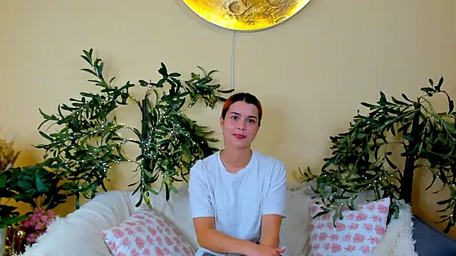 Snapshot of SharieTenuta chatting on 10-29-25, 10:06 SharieTenuta online show from 10-29-25, 10:06