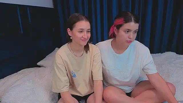 Snapshot of SharieTenuta chatting on 11-12-25, 04:07 SharieTenuta online show from 11-12-25, 04:07