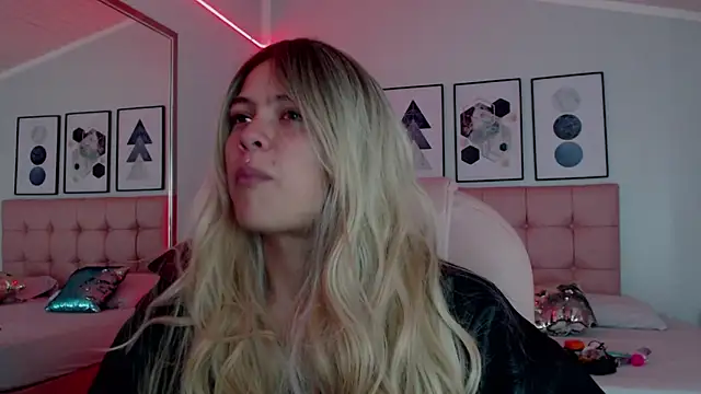 KikiVelvet online show from 01-09-26, 09:27