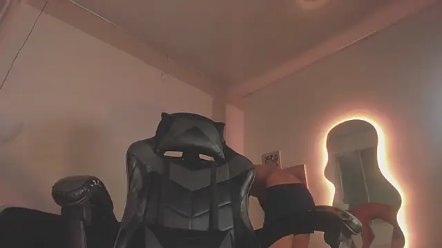 Senpai Lover online show from 11-02-25, 08:11