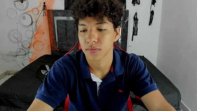 Snapshot of Maximiliano_Khalil chatting on 10-30-25, 07:47 Maximiliano Khalil online show from 10-30-25, 07:47