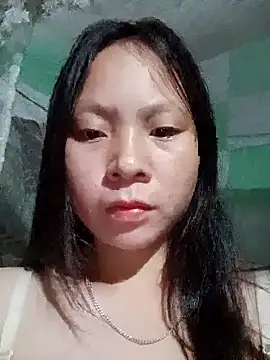 Snapshot of bebe-bae chatting on 10-31-25, 12:28 bebe-bae online show from 10-31-25, 12:28