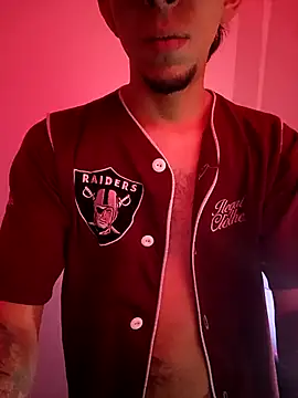 Snapshot of Aron_Jones_ chatting on 11-03-25, 12:57 Aron Jones  online show from 11-03-25, 12:57