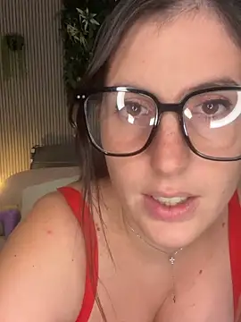 Snapshot of MysteryGirl__ chatting on 10-28-25, 01:25 MysteryGirl   online show from 10-28-25, 01:25