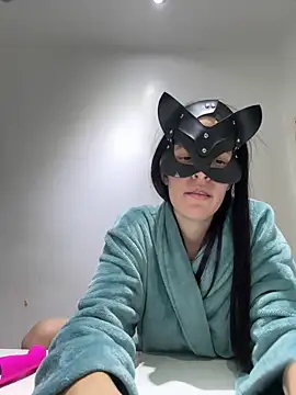 Snapshot of carolinedanger_ chatting on 11-08-25, 12:11 carolinedanger online show from 11-08-25, 12:11