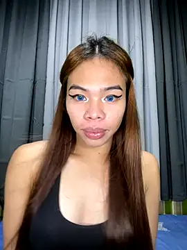 Snapshot of kierra_fox chatting on 11-17-25, 02:34 kierra fox online show from 11-17-25, 02:34