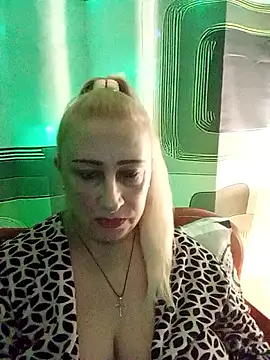 Esenia505 online show from 12-21-25, 03:57