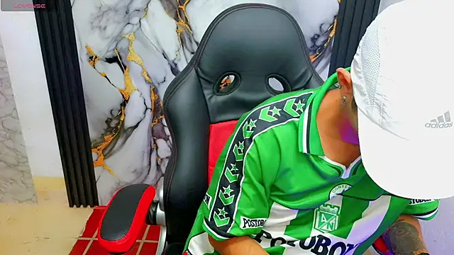 The latin boy online show from 12-23-25, 02:53