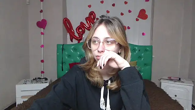 TracyLll online show from 02-13-26, 05:58