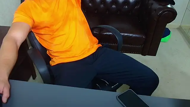 HayesWood online show from 12-04-25, 05:50