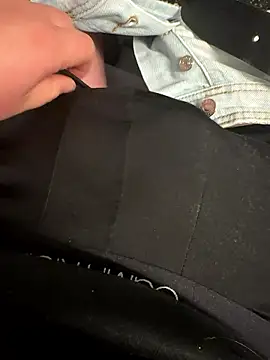 Snapshot of Hengst6969oo chatting on 01-08-26, 02:41 Hengst6969oo online show from 01-08-26, 02:41