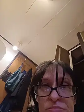 Snapshot of MetalGoddess chatting on 06-03-26, 01:03 MetalGoddess online show from 06-03-26, 01:03