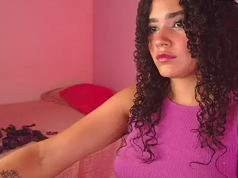 Snapshot of Aprilsweet2005 chatting on 11-11-25, 05:02 Aprilsweet2005 online show from 11-11-25, 05:02