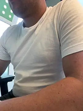 Snapshot of LeoBlaze13 chatting on 01-05-26, 08:56 LeoBlaze13 online show from 01-05-26, 08:56