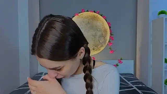 LauraHansil online show from 02-06-26, 06:18