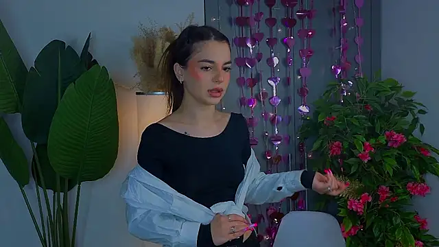 LauraHansil online show from 03-07-26, 07:44