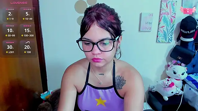 Emma boo online show from 11-11-25, 01:22