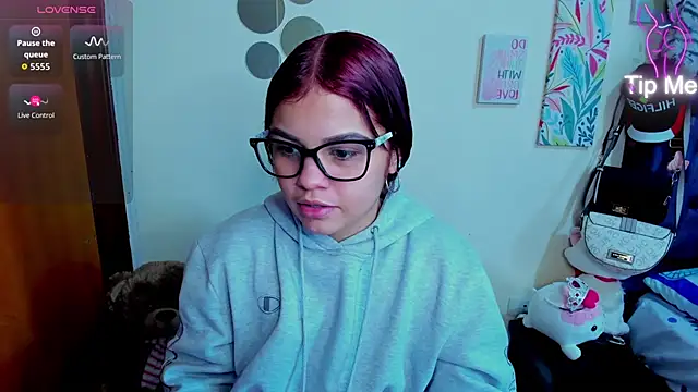 Emma boo online show from 12-14-25, 07:07