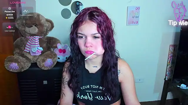 Emma boo online show from 04-07-26, 12:00