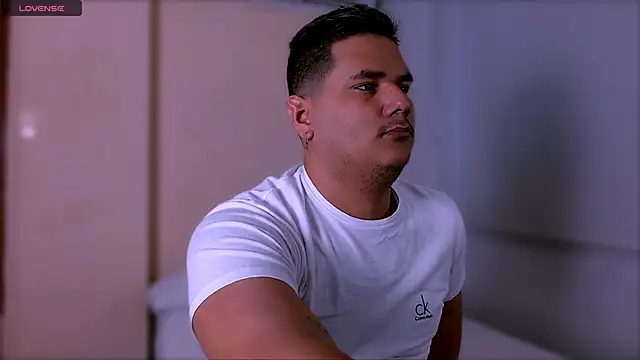 Snapshot of KingMoreno1 chatting on 10-31-25, 12:50 KingMoreno1 online show from 10-31-25, 12:50