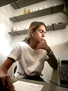 sabrinaneves online show from 12-22-25, 06:49