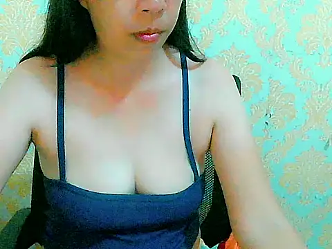 Snapshot of nhicole4u chatting on 10-30-25, 02:51 nhicole4u online show from 10-30-25, 02:51