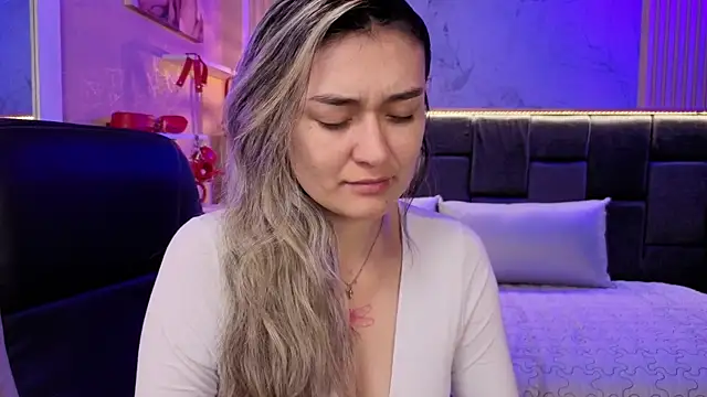 Im-Lola online show from 11-21-25, 08:18