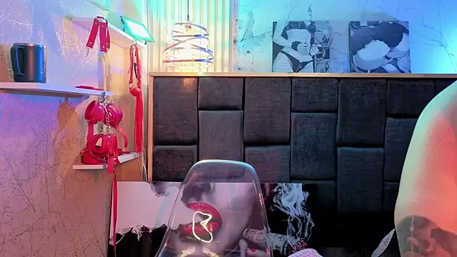 Im-Lola online show from 02-22-26, 09:41