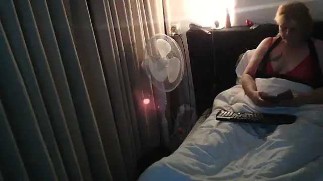 Sylviastar46 online show from 12-21-25, 06:59