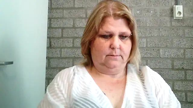 Sylviastar46 online show from 03-03-26, 09:37