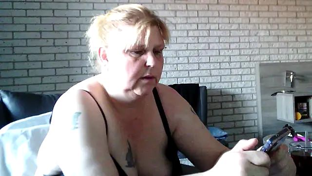 Sylviastar46 online show from 04-09-26, 08:42