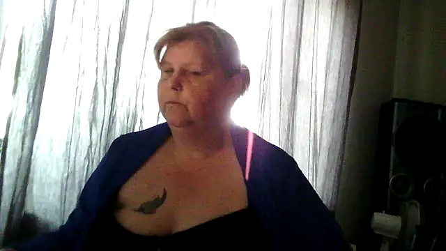 Snapshot of Sylviastar46 chatting on 06-07-26, 03:49 Sylviastar46 online show from 06-07-26, 03:49