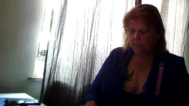 Snapshot of Sylviastar46 chatting on 06-08-26, 08:58 Sylviastar46 online show from 06-08-26, 08:58