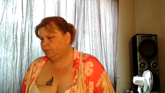 Snapshot of Sylviastar46 chatting on 06-14-26, 08:05 Sylviastar46 online show from 06-14-26, 08:05