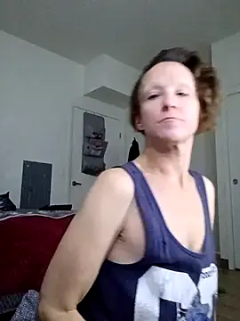 Karebearz1 online show from 11-18-25, 04:44