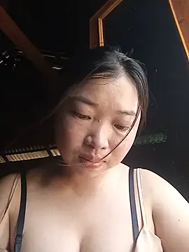Snapshot of julybe chatting on 07-15-26, 06:40 julybe online show from 07-15-26, 06:40