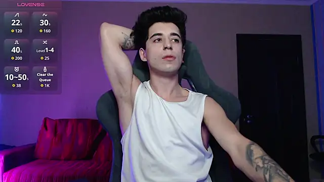 Yofukashii online show from 12-20-25, 01:12