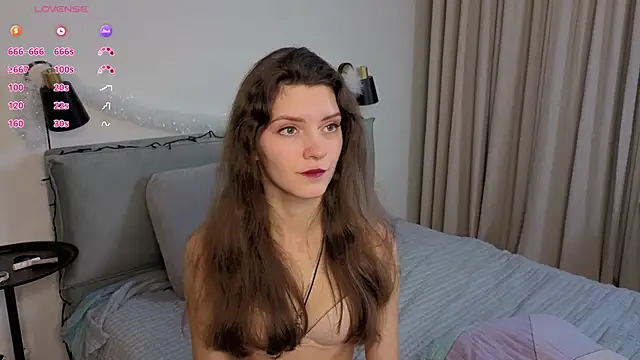 LauraYoungg online show from 12-13-25, 09:09