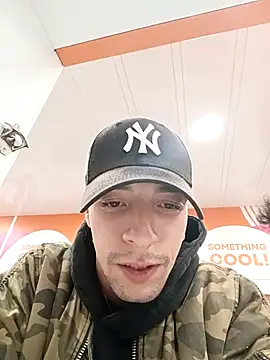 Snapshot of Pistacchio01 chatting on 11-05-25, 11:27 Pistacchio01 online show from 11-05-25, 11:27